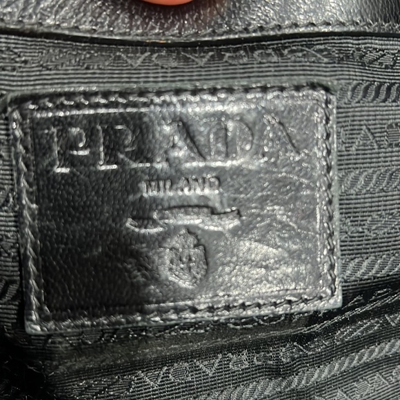 Authentic Prada handbag - Picture 4 of 5